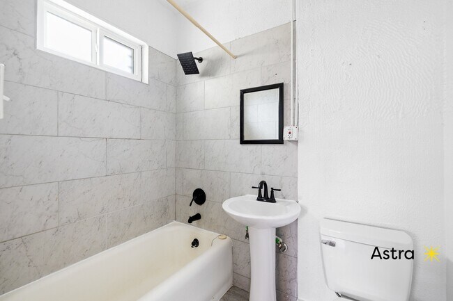 Foto del edificio - 323 N Westland Ave