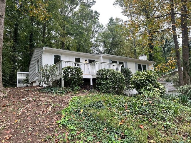 Foto del edificio - 1231 Woodleigh Rd SW