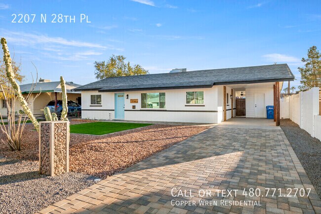 Foto del edificio - 2207 N 28th Pl