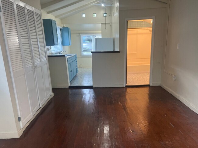 Foto del edificio - 311 E Bay Ave