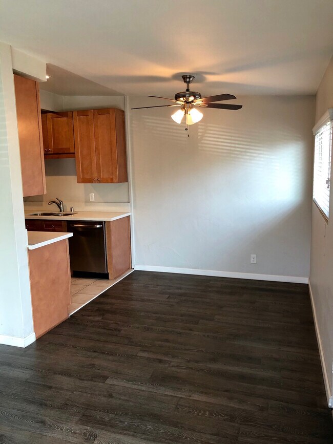 Dining - 4035 Chamoune Ave
