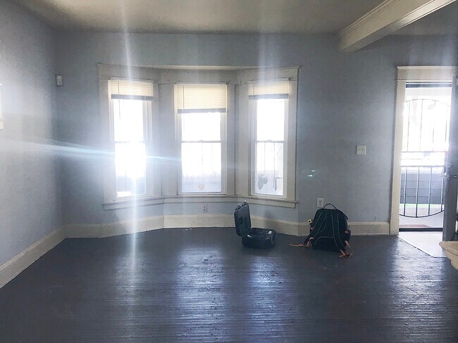 Building Photo - 845 Berry St