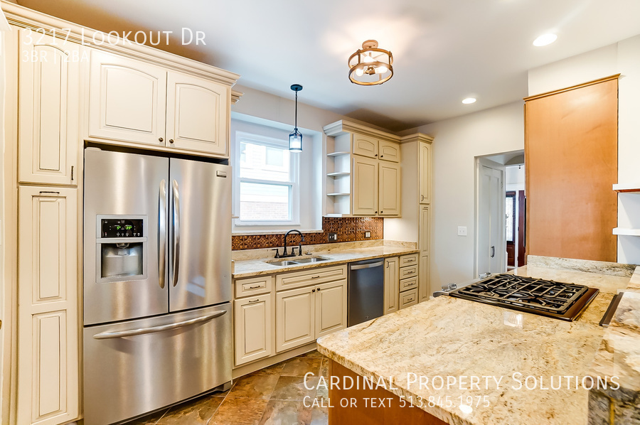 Primary Photo - Bright & Charming 3-Bedroom 1.5 Bathrooms ...