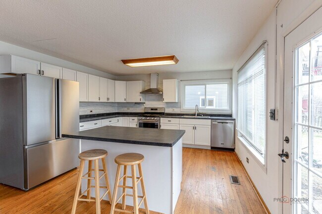 Foto del edificio - 1261 Hialeah Ln