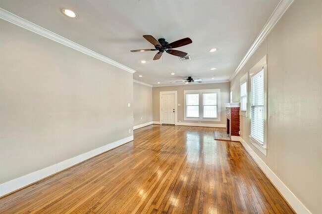Foto del edificio - 1236 W Gray St