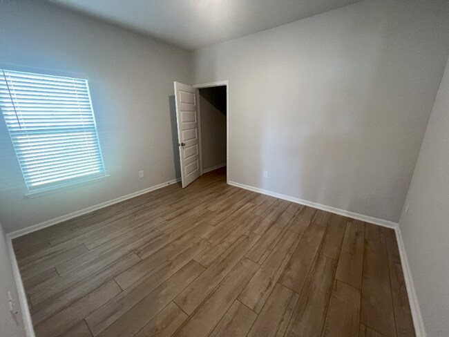 Foto del edificio - 5004 Del Corso St