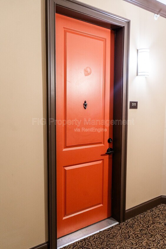 Foto principal - 445 W Blount Ave