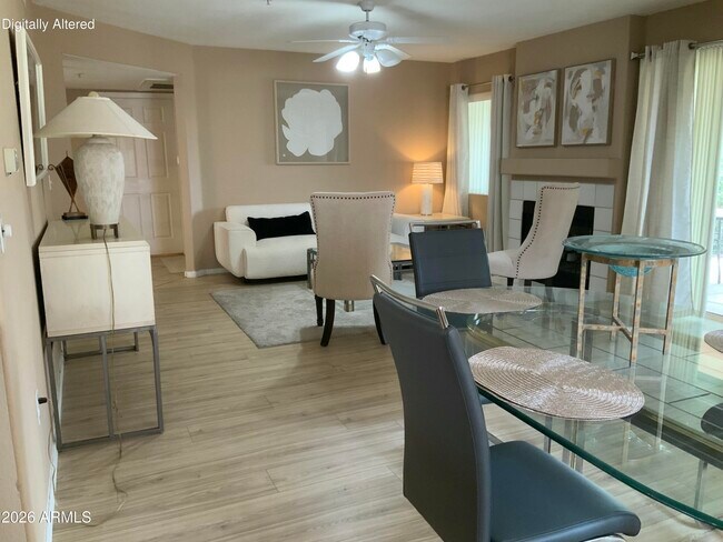Foto del edificio - 9745 N 95th St