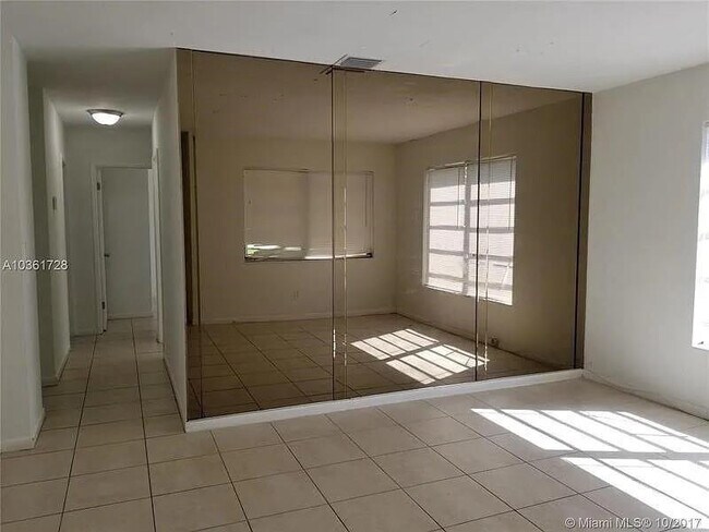 Foto del edificio - 2711 NW 16th Ct
