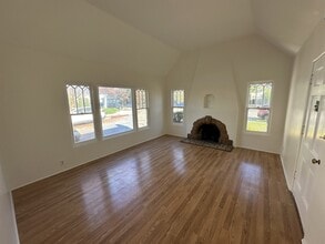 Building Photo - 1217 Cottage Grove Ave