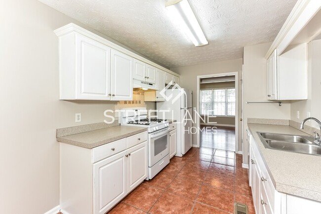 Building Photo - Charming 4 Bedroom in Lawrenceville!
