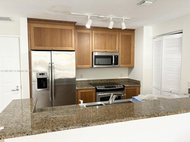 Building Photo - 55 Merrick Way