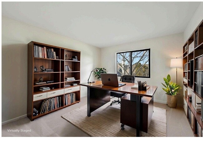 Building Photo - 125 Arabian Way