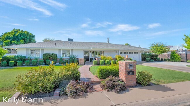 Foto del edificio - 4 br, 3.5 bath House - 6231 E. Calle Camelia