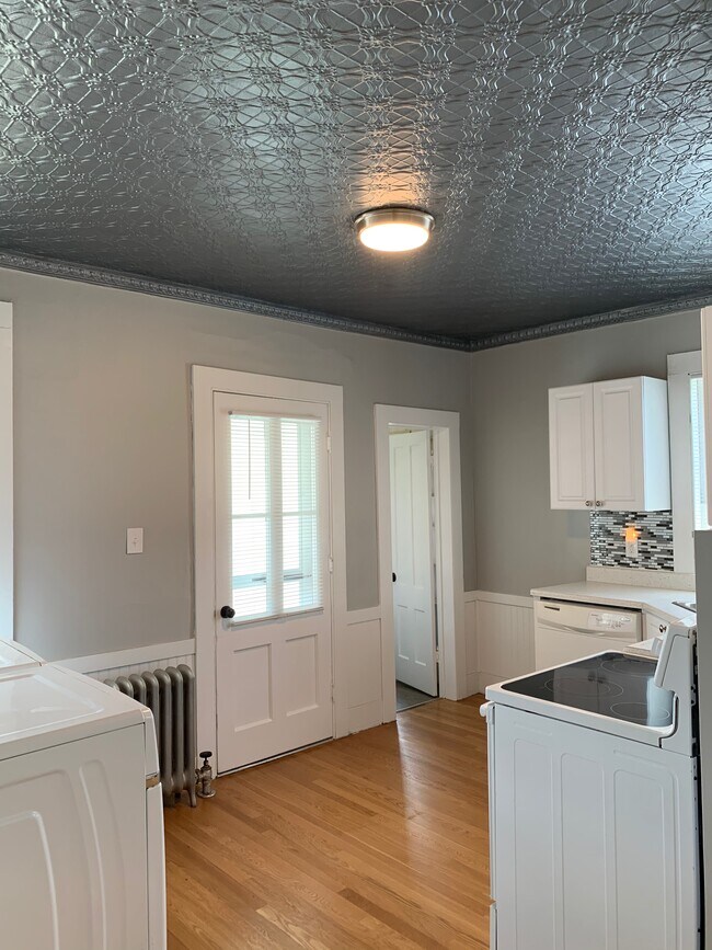 Building Photo - 49 Talcott Ave