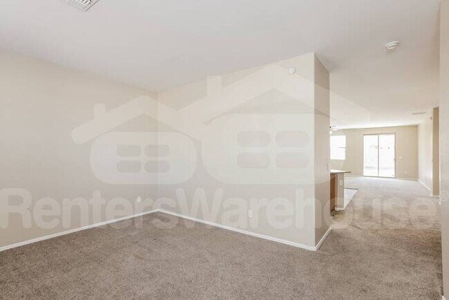 Foto del edificio - Stunning 5bed/2.5bath 2 story home