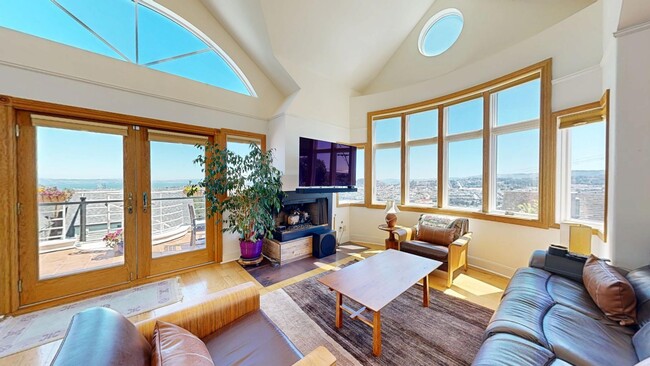 Building Photo - Gorgeous Three Bed & Three Bed Bernal Heig...