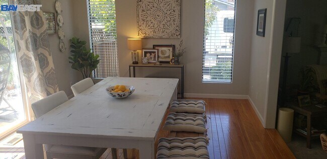 Foto del edificio - 4420 Muirwood Dr