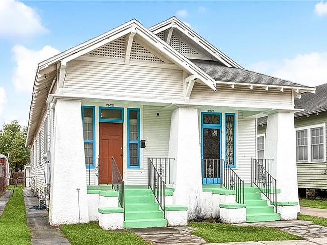 Building Photo - 2925 Bruxelles St