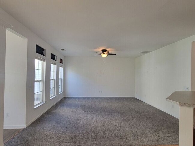 Building Photo - 177 Autumn Falls.. Autumn Cove Townhomes.....