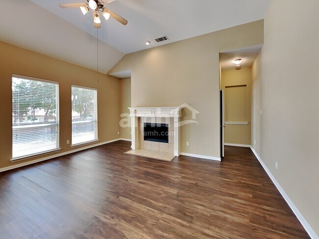 Foto del edificio - 206 Ephraim Dr