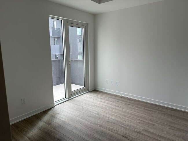 Photo du bâtiment - 500 Wilson Ave