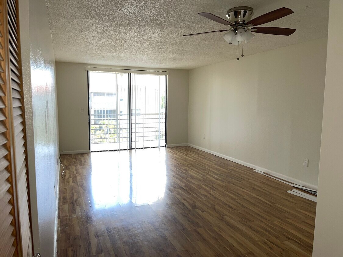 Foto principal - 1820 N Lauderdale Ave