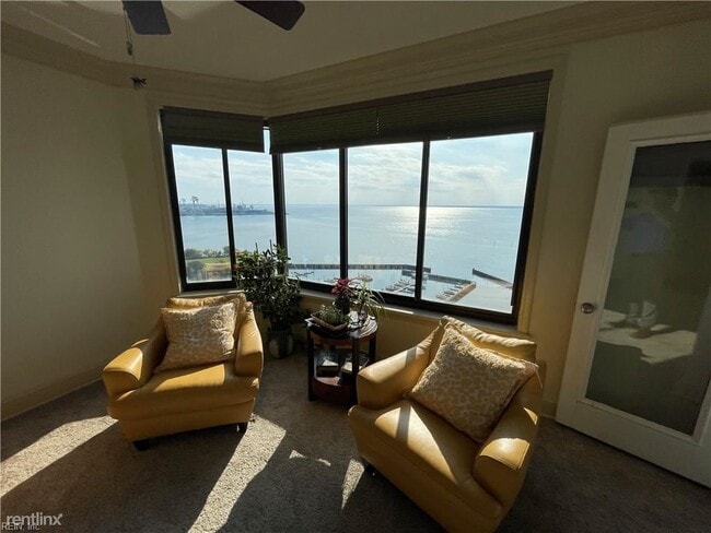 Building Photo - 1 br, 1 bath Condo - 7505 River Rd Apt 17F