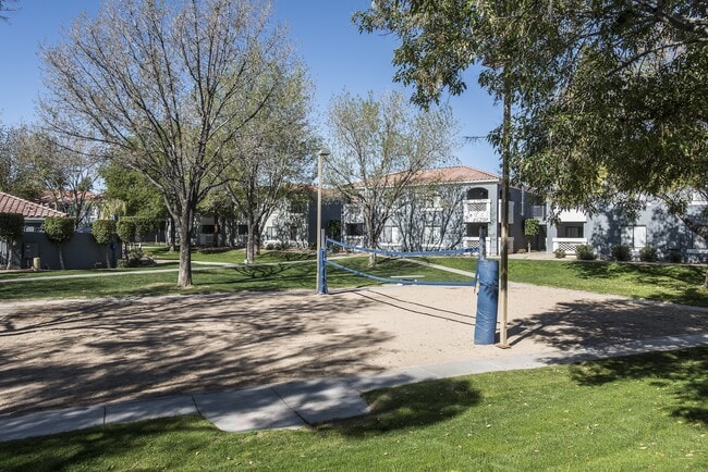 Building Photo - San Valiente