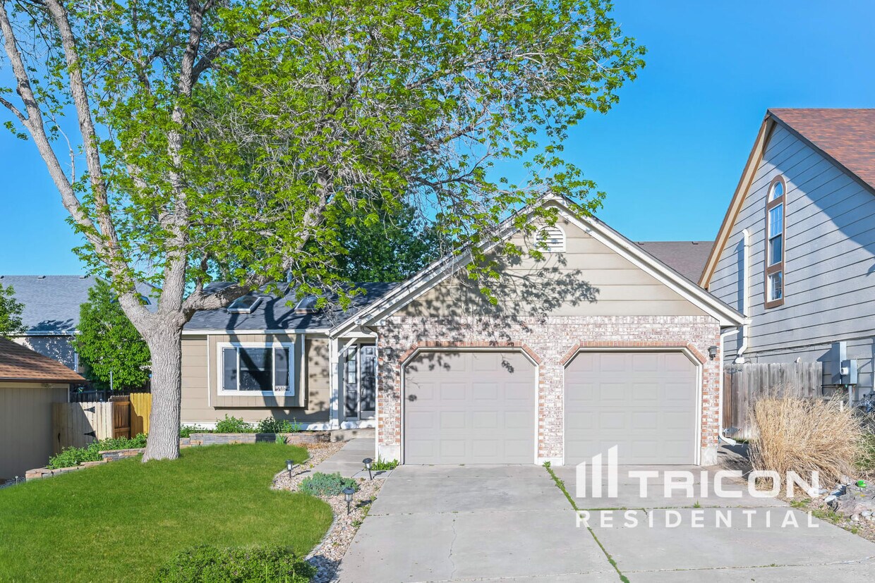 Foto principal - 6426 Coors St
