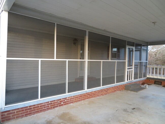 Screened rear porch - 937 Cheeks Lane