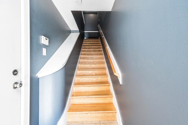 Foto del edificio - 7650 Springhill St