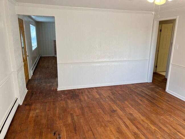 Building Photo - 562 Foltz Dr