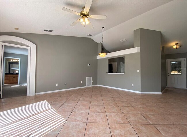 Foto del edificio - 13820 Eagleridge Ct