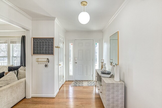 Foto del edificio - 109 Fieldspring Ln