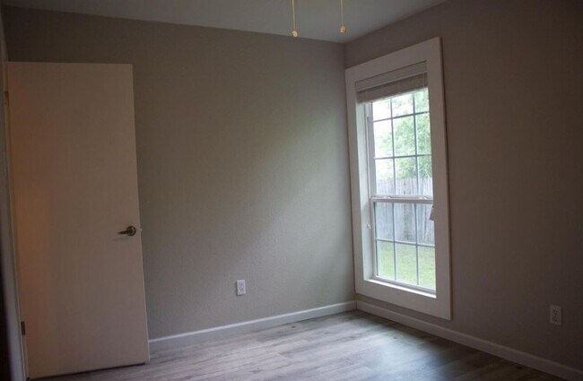 Building Photo - 101_MH-1
