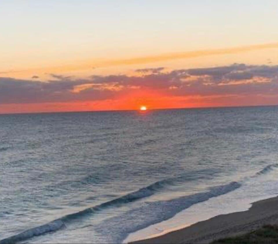 Primary Photo - 4160 NE Breakwater Dr