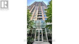 Building Photo - 40-2440 Nepean St