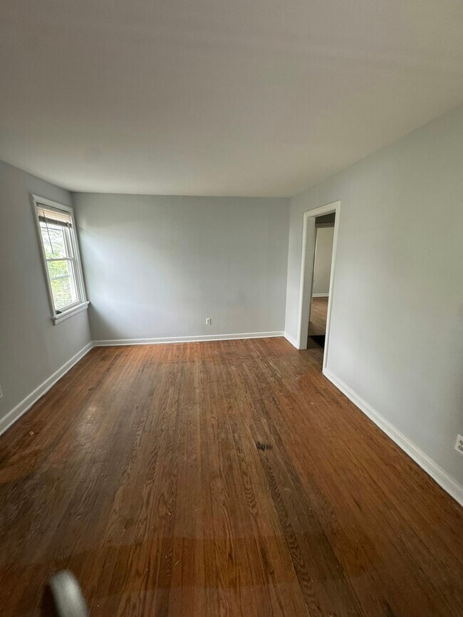 Foto del edificio - 1121 E 15th St
