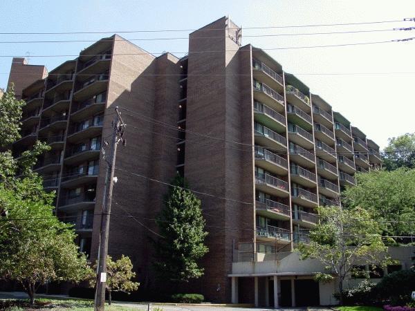 West fachada desde Ambleside Drive - Judson Park