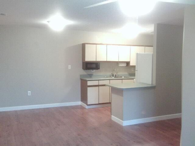 Building Photo - 209 Simpson Ave