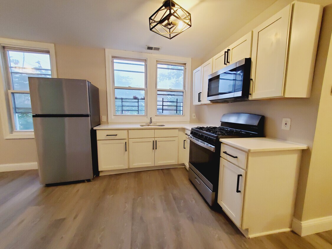 52 Greenville 1F - 50 Greenville Ave