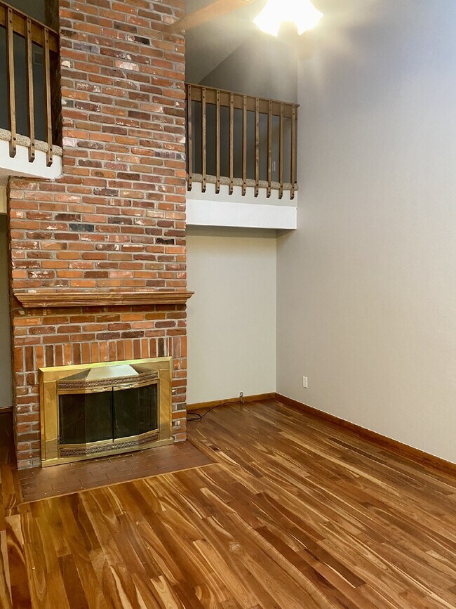 Foto del edificio - Don't Miss out on this 2 Bed +Loft Townhom...