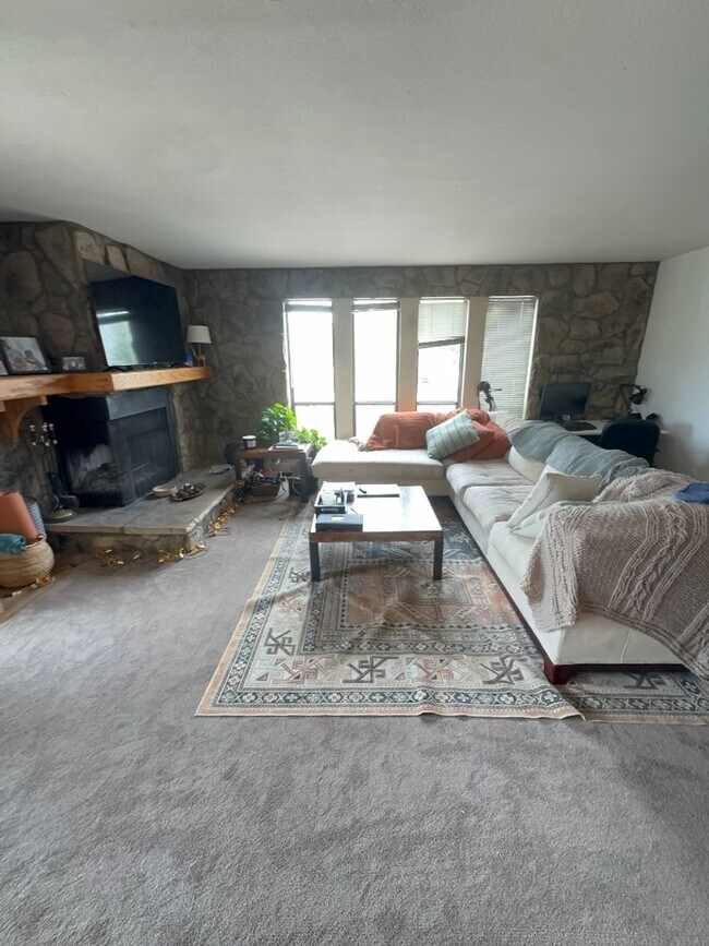 Foto del edificio - Lake Cliffe Condo - Spacious 2 Bedroom/2 B...