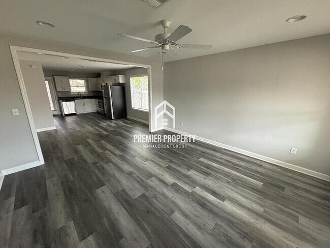 Foto del edificio - 144 Bradford Cir