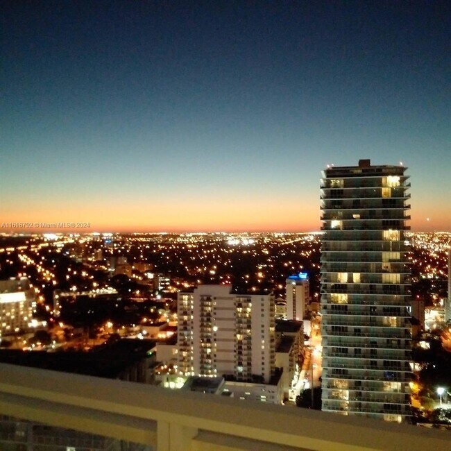 Foto del edificio - 1080 Brickell Ave