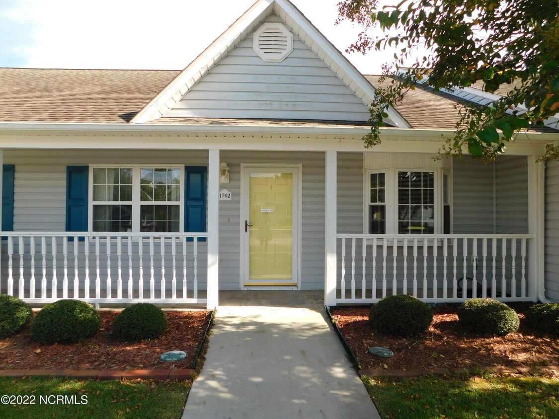 1702 Courtyard E, Beaufort, NC 28516 Condo for Rent in Beaufort, NC