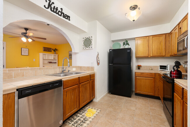 Kitchen Area - 5411 Callaghan Rd