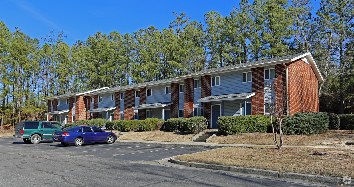 Primary Photo - Kalmia Apartments