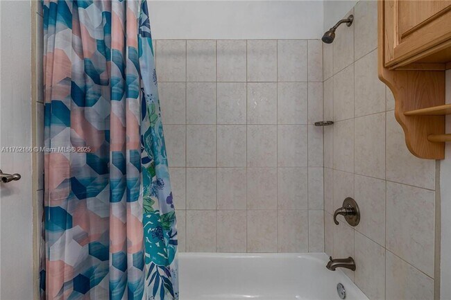 Foto del edificio - 2530 NE 9th St